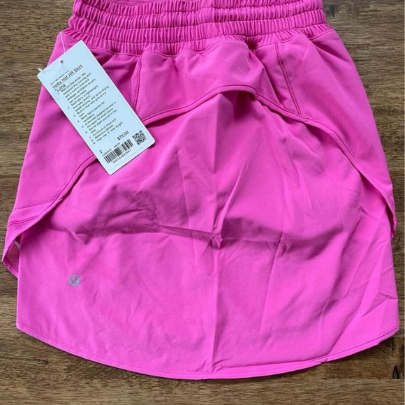 NWT Lululemon hotty hot shorts long - Picture 3 of 3